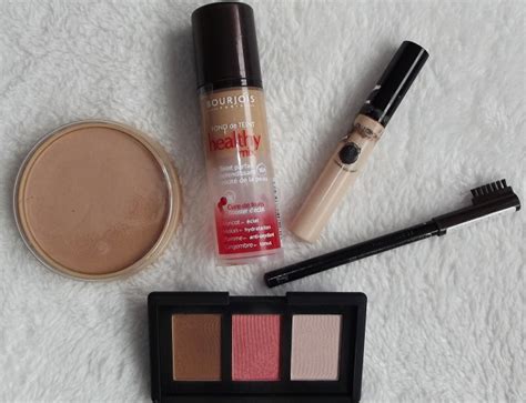 Tuto Make Up De Jour Avec La Naked En Mode Gonzesse Le Blog Beaut Maquillage Et Humeurs