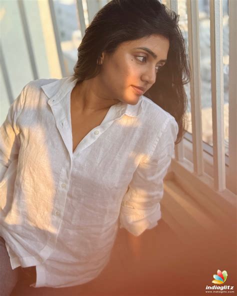 Eesha Rebba Photos Bollywood Actress Photos Images Gallery Stills