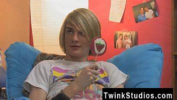 Gay Fuck Aidan And Preston Are Stringing Up Out In The Bedroom After XVIDEOS