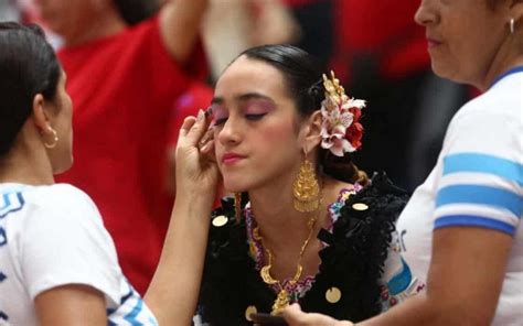 Concurso De Marinera En Pareja El Peru En Fotos