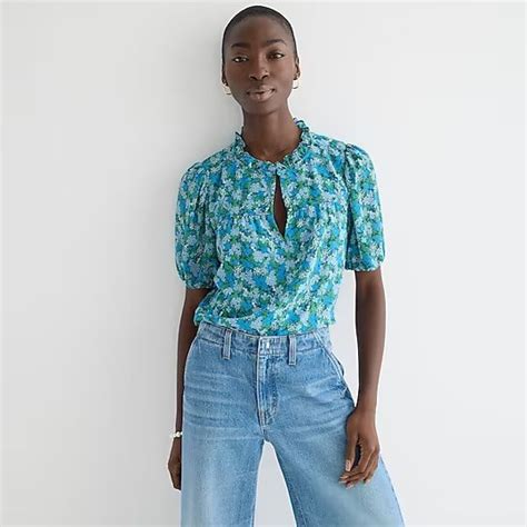 How To Rebuild Your Black Wardrobe with Color in 5 Steps