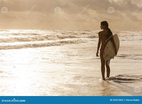 Frauen Bikini Surfer U Stockbild Bild Von Brandung Person 59331843