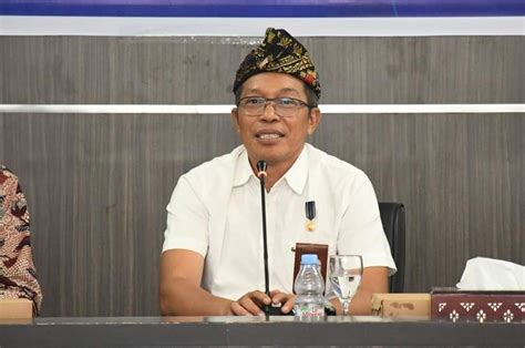 Pj Bupati Lombok Timur Turun Ke Pasar Pantau Sembako