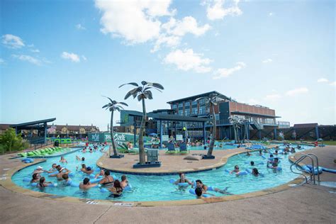 Texas adults-only waterpark features alcohol, a lazy river and more