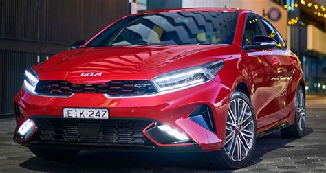 New Kia Cerato 2022 1.6L SX Photos, Prices And Specs in Bahrain