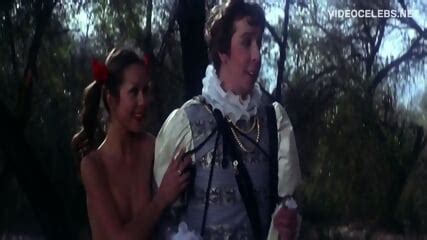 CMNF Lindsay Freeman Nude Scene