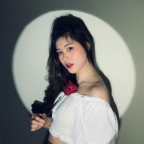 Đứng hình trước vẻ đẹp tuổi 18 của hot girl bóng chuyền Việt Nam