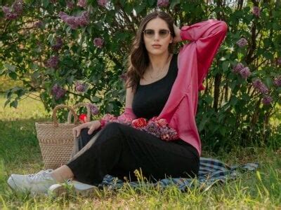 NikkiBenc Stripchat Webcam Model Profile Free Live Sex Show Cam4Joy