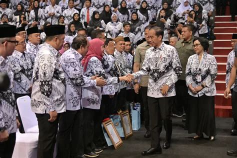 Guru PNS Dan PPPK Yang Ingin Gelar Sertifikasi Guru Tanpa Tes Ini