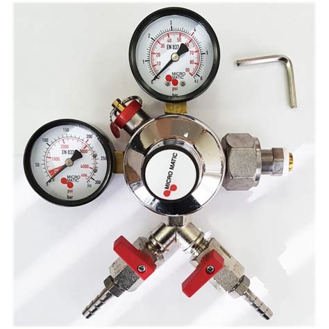 Редуктор СО2. Гайка 3/4". Двойной.