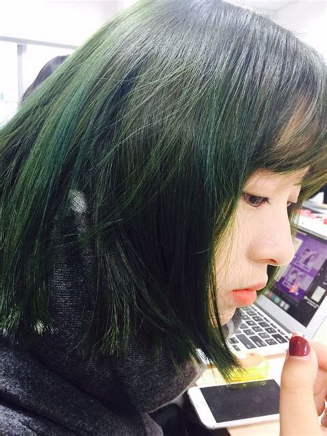 Hot girl sinh năm 1999 nhuộm tóc liên tục trong 5 năm và không có ý định dừng lại