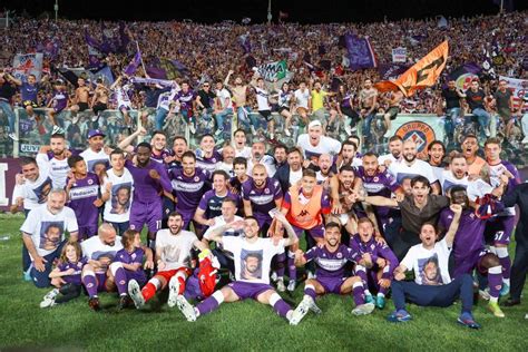 Lasciatemi Sognare La Fiorentina Campione D Italia Il Tirreno