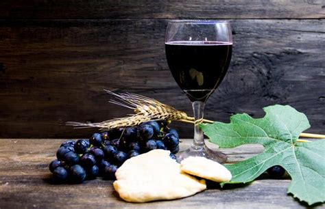 Communion Bread And Wine Stock Photos, Images and Backgrounds for Free ...