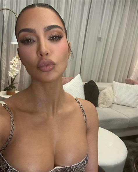 Kim Kardashian S Big Tits In On Oscar Night Photos The Fappening