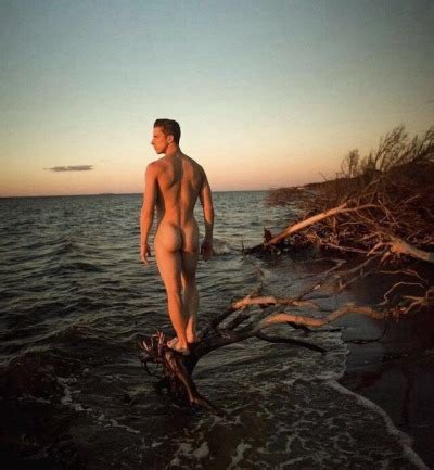 Post 176238506815 Nude Men In Nature Tumblr Tumbex