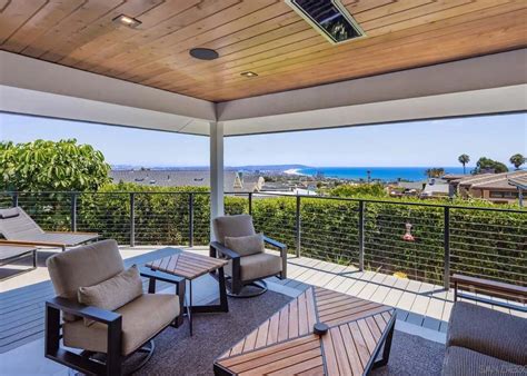 5560 Moonlight Ln, La Jolla, CA 92037 | MLS# 250034629 | Redfin