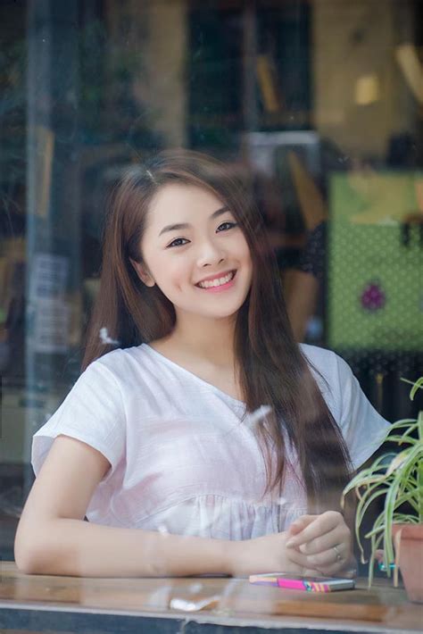 Hot girl Vietnam Idol lột xác với hình ảnh gợi cảm