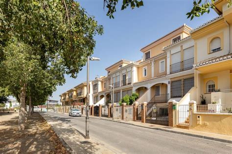 Chalet Adosado En Venta En Calle Ecuador Zona De San Cayetano