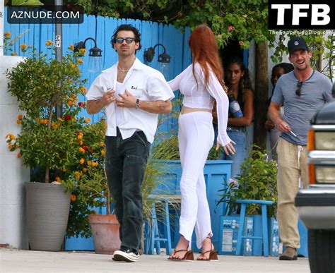 Sophie Turner Sexy Seen Flaunting Her Hot Figure Alongside Joe Jonas In Miami AZNude