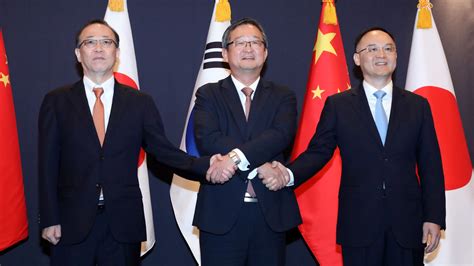 China, Japan, South Korea agree to hold trilateral summit - Nikkei Asia