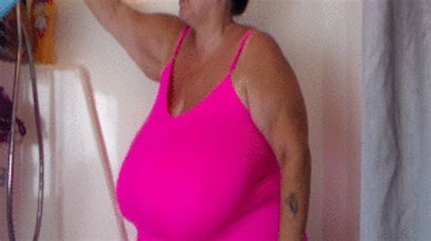 Suzy S Fully Clothed Shower BBW SUZYQ AND HER 44M WONDERS Clips4sale