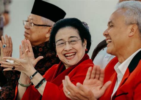 Megawati Ultah Ke Ganjar Salam Metal Bu Menang Total