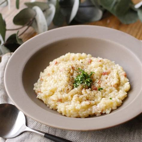 イタリア料理の人気ランキングTOP10！3位「リゾット」2位「ピザ」1位は？ - macaroni