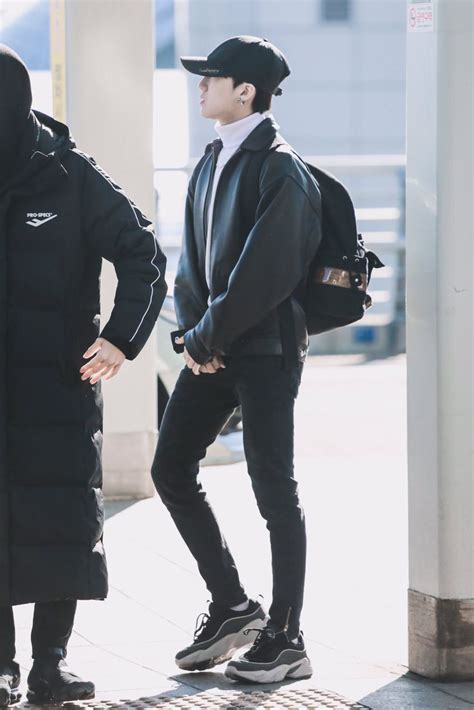 Pin By ʜᴇɴɢɴɪꜱ On Changbin 서창빈 Korean Fashion Kids Fashion Airport