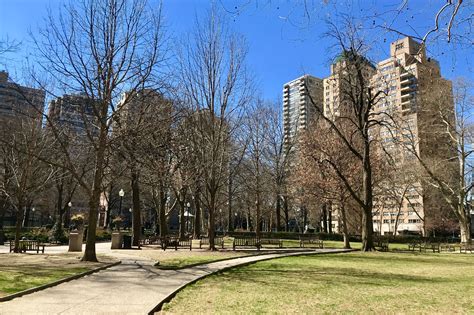 Meet My Neighborhood: Rittenhouse Square In Philadelphia, Pa