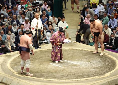 照ノ富士が8度目v王手、14日目に1差の霧馬山と直接対決で勝てば優勝 貴景勝はかど番脱出 大相撲写真ニュース 日刊スポーツ