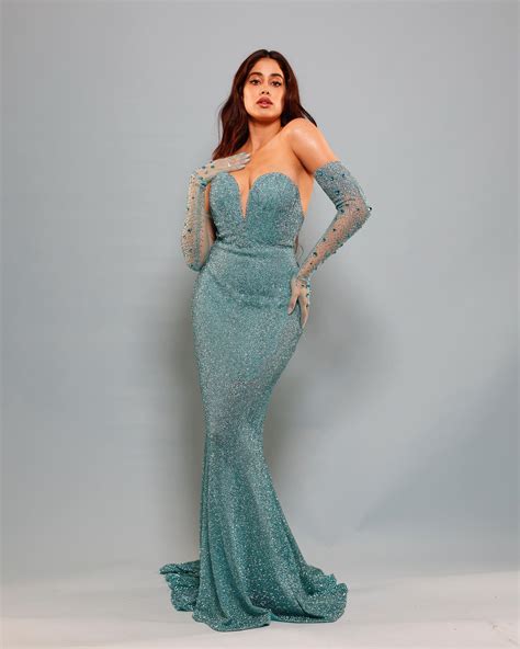 In sparkling blue gown and sheer gloves, Janhvi Kapoor turns into a