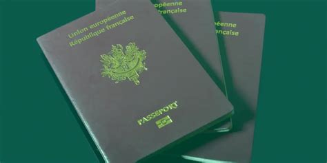 les etapes pour obtenir la carte de resident permanent place du droit