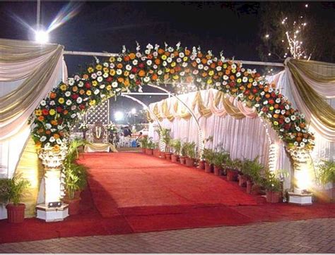 8 Amazing Wedding Entrance Decoration For Perfect Wedding Party