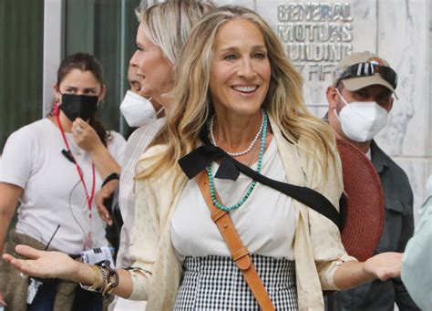 Sarah Jessica Parker And Cynthia Nixon Celebrate Gray Hair In Sex And The City Revival