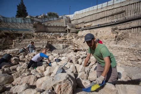 Photos Jerusalem Dig Uncovers Massive Ancient Greek Citadel The