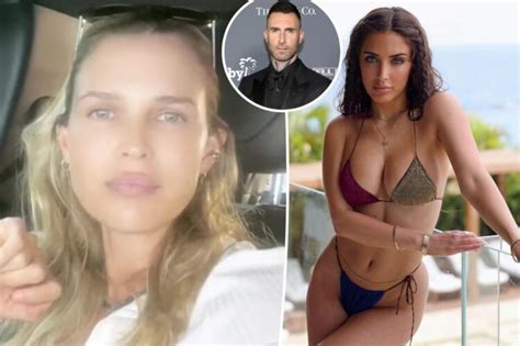 Hot Sexy Sarah Sumner Bikini Pics