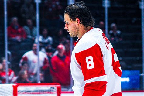 red wings wins and losses 12