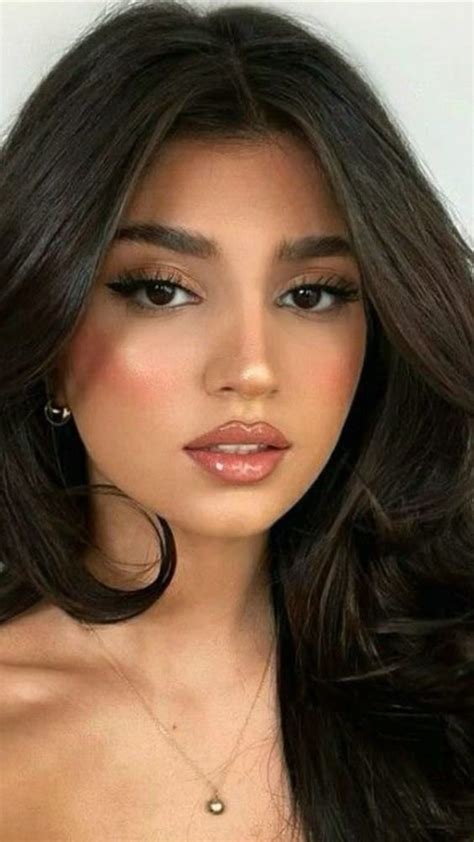 30 Latina Makeup Ideas You Will Love 2024