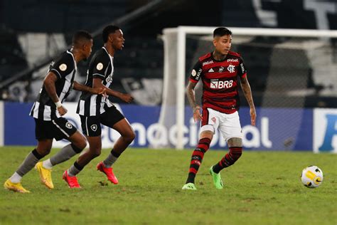 Pulgar Fala De Estreia No Flamengo E Celebra Gol Do Compatriota