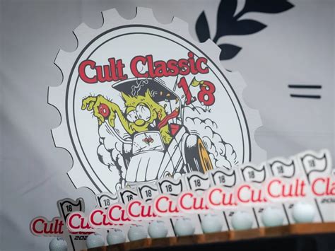 Cult Classic Tess Off the 18th Hole - Performance VW