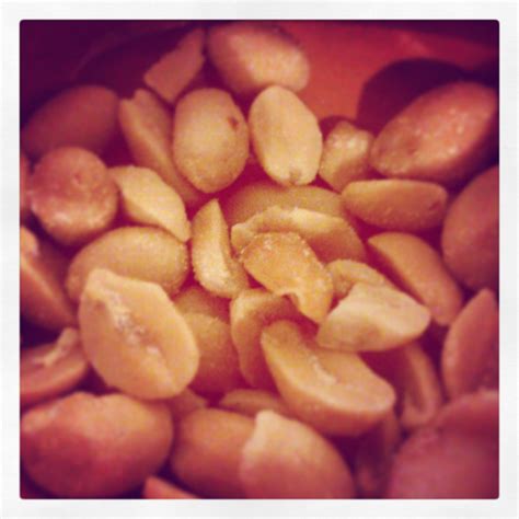 diferenta dintre alune  arahide hoinaruro