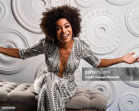 8 Hot Sexy Arisa Cox Bikini Pics