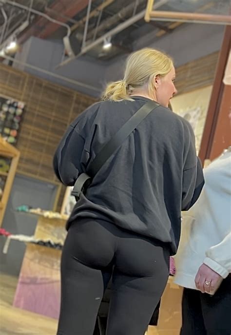 Tight Blonde In Black Leggings Spandex Leggings Yoga Pants Forum