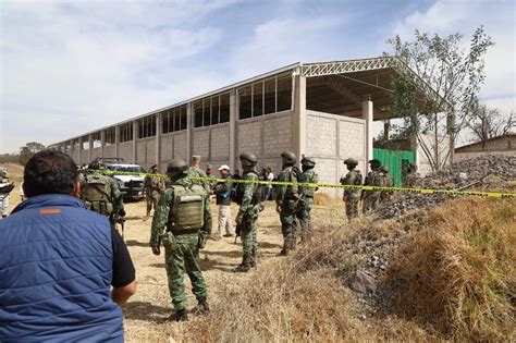 Ubican A 726 Migrantes En Bodega De Cuaxomulco Tlaxcala La Jornada