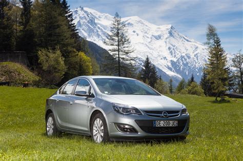 Photo 16 Essai Opel Astra Berline 16 Cdti 136 Cosmo