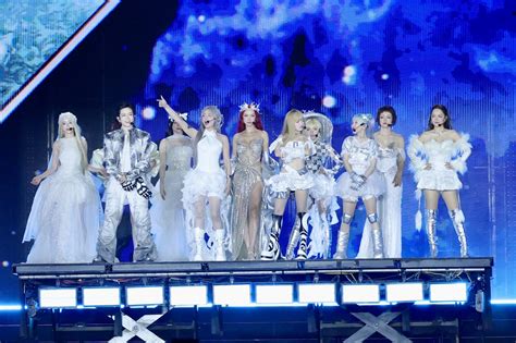 HOT Hoa hậu H Hen Niê lộ rõ mồn một dấu hiệu bầu bí giữa lúc đang diễn concert Chị đẹp