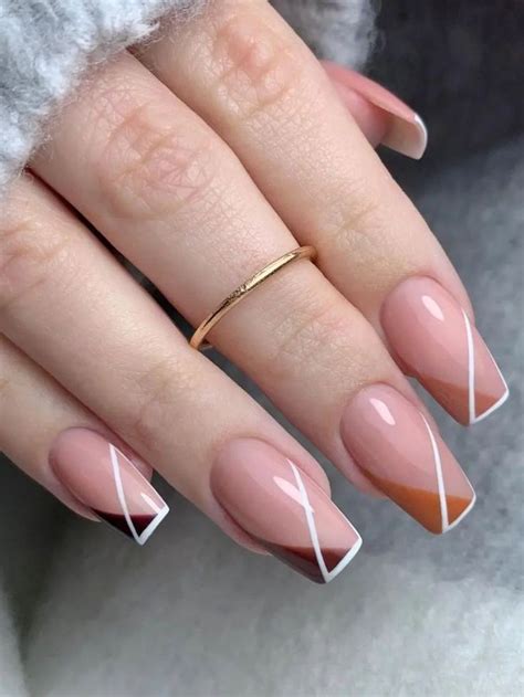 50 Beautiful Nail Designs Made With Nude Polish Gold Gel Nails Stylish Nails Gel Nails
