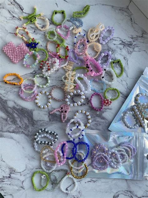 Колечки из бисера | Bead charms diy, Diy beaded rings, Beaded jewelry diy