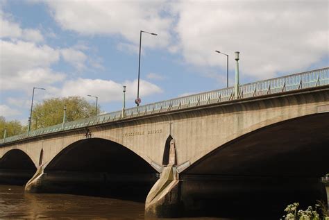 Twickenham Bridge Walking By The River Thames Twickenham Flickr