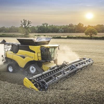 New Holland Agriculture Unveils Upgrades To Cr Series Combine